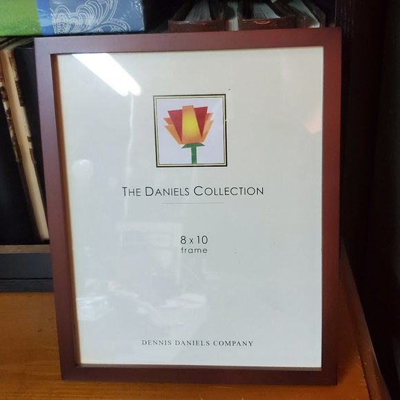 Dennis Daniels 8"x 10" Walnut (W41) Classic Wood Picture Frame #W4108WN (New) - Picture 2 of 4